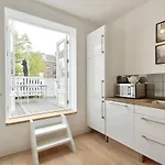 2 Bedroom Center Terrace