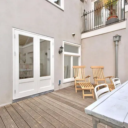 2 Bedroom Center Terrace