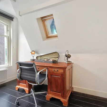 2 Bedroom Center Terrace Apartment *