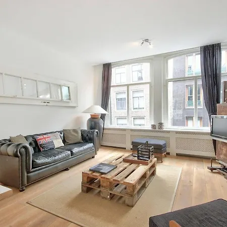 Apartment 2 Bedroom Center Terrace *