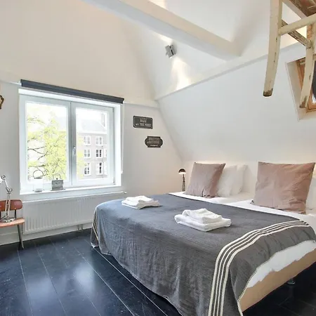 2 Bedroom Center Terrace * Amsterdam